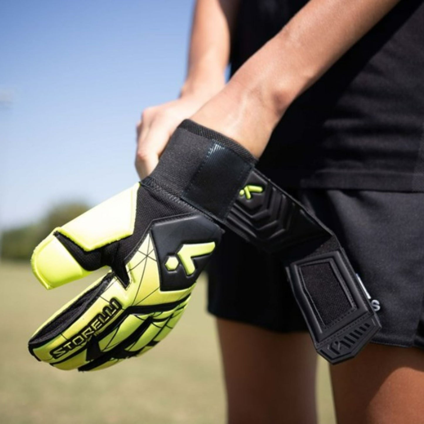 Goalkeeper Gloves - Gladiator Recruit v3 by Storelli Goalkeeper gloves ITASPORT